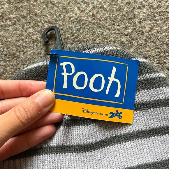 NWT 2000s Vintage Winnie The Pooh Grey Stripe Knit Beanie Embroidered Cuffed Y2K - Picture 4 of 9